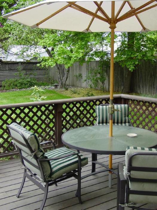 The Mcfarland Inn Bed And Breakfast 코어 드얼린 외부 사진